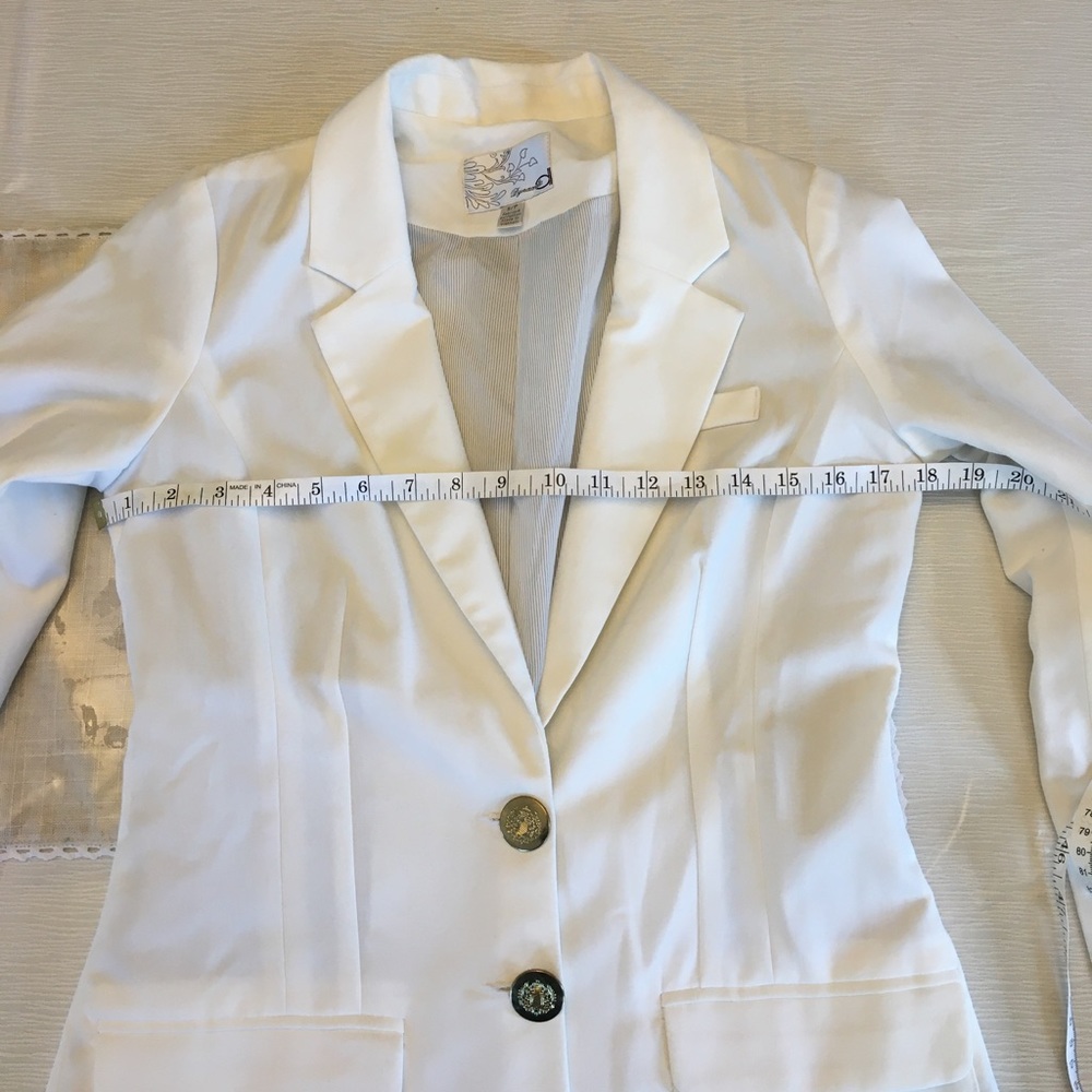 White blazer - Picture 6 of 8